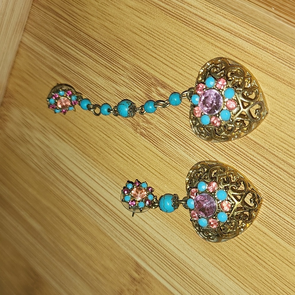 Betsey Johnson Heart high low earrings NWOT